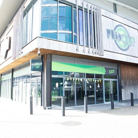 A Luxury 2 Bedroom Apartment With 2 Free Parking Chatham  Exterior foto